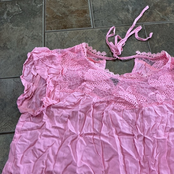 🔥3/$42 w FREE SHIPPING🔥 Pink Lace Women's Top - Picture 2 of 4